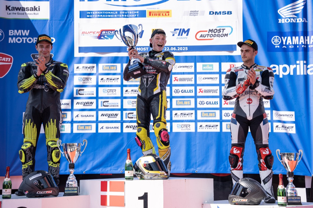 Skarp tilbagekomst for Oliver Svendsen i IDM Sportbike – Pole, banerekord og sejr på Autodrom Most!
(Foto: Studio Dino Eisele)
